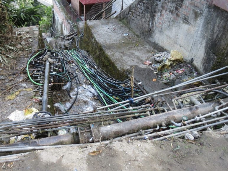 Piping system and tubes